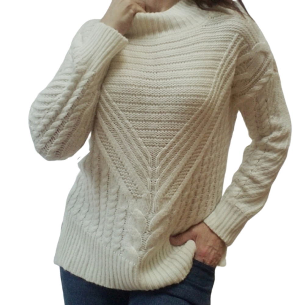 BEBE Ivory Chunky Turtleneck Sweater